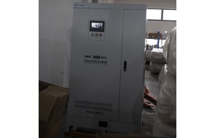 三相大功率全自動(dòng)補(bǔ)償電力穩(wěn)壓器